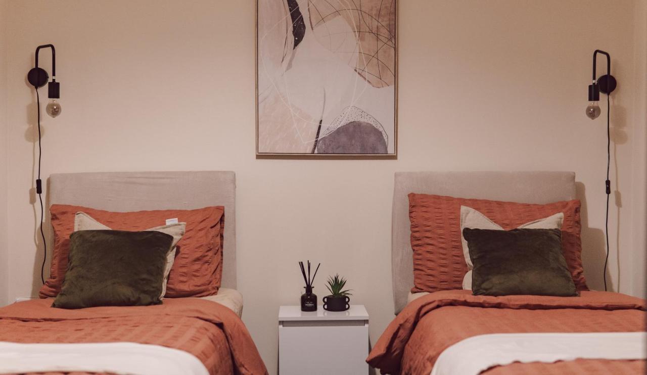 Families, Contractors And Businesses - Cottage Home - Next To Oxford, Bicester And Blenheim Bletchingdon Eksteriør billede