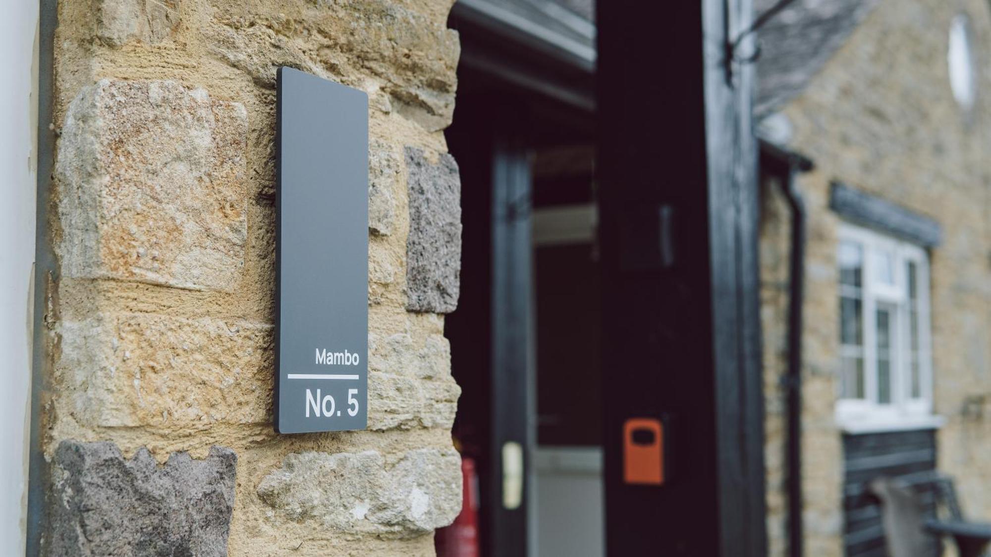 Families, Contractors And Businesses - Cottage Home - Next To Oxford, Bicester And Blenheim Bletchingdon Eksteriør billede